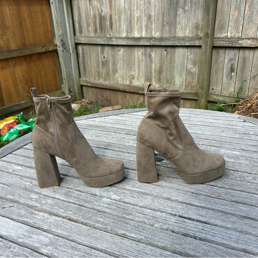 Melrose and Market Emerson Platform Bootie size 10